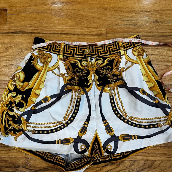 Versace shorts - Picture 3 of 7
